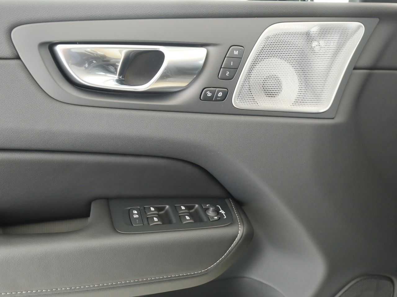 Volvo  B5 Ultimate Bright AWD Stand Luft B&W Alarm