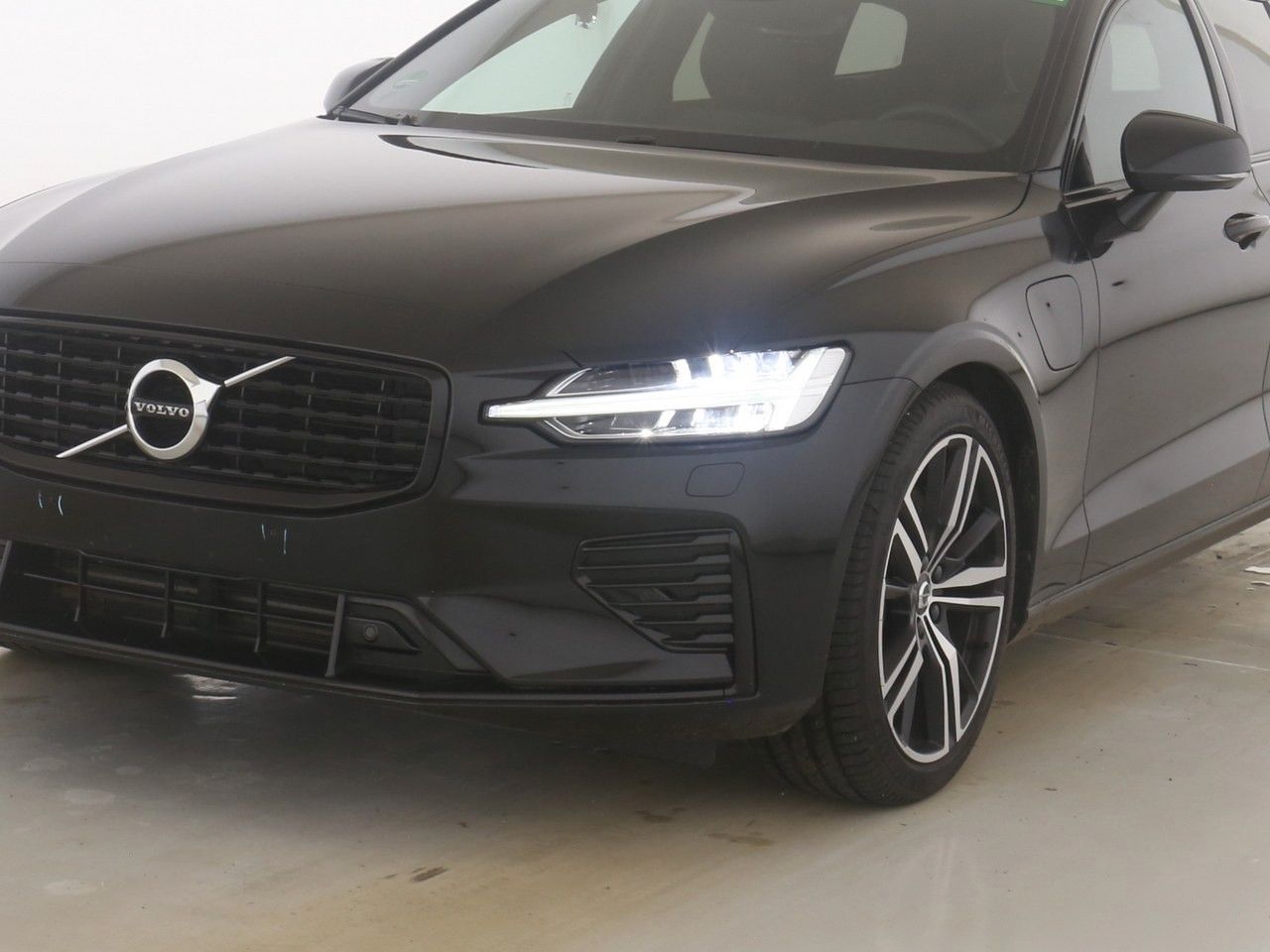 Volvo  T6 R Design Recharge AWD, Nav. , LED