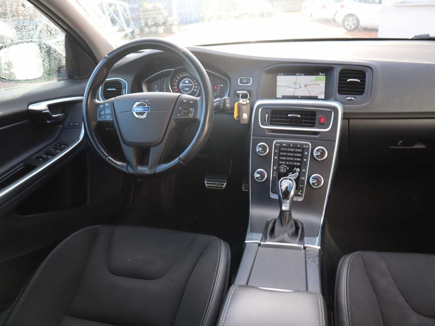 Volvo  D4 AT Bi-Xenon*Navi*PDC*Tempomat