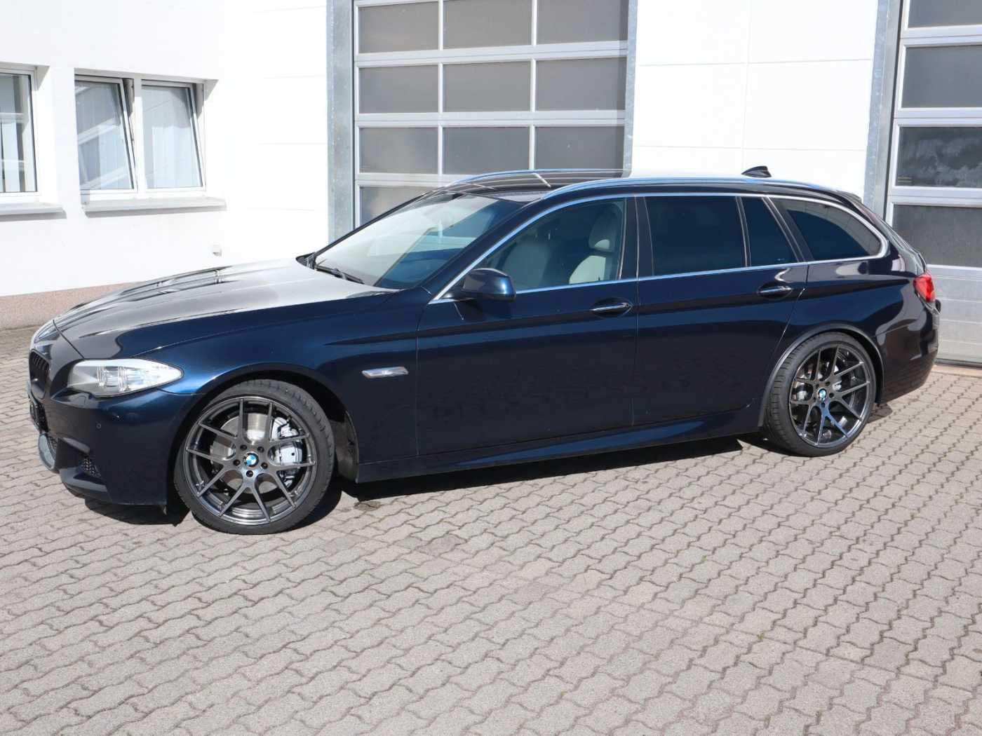 BMW  i Touring M-Paket 20' LM