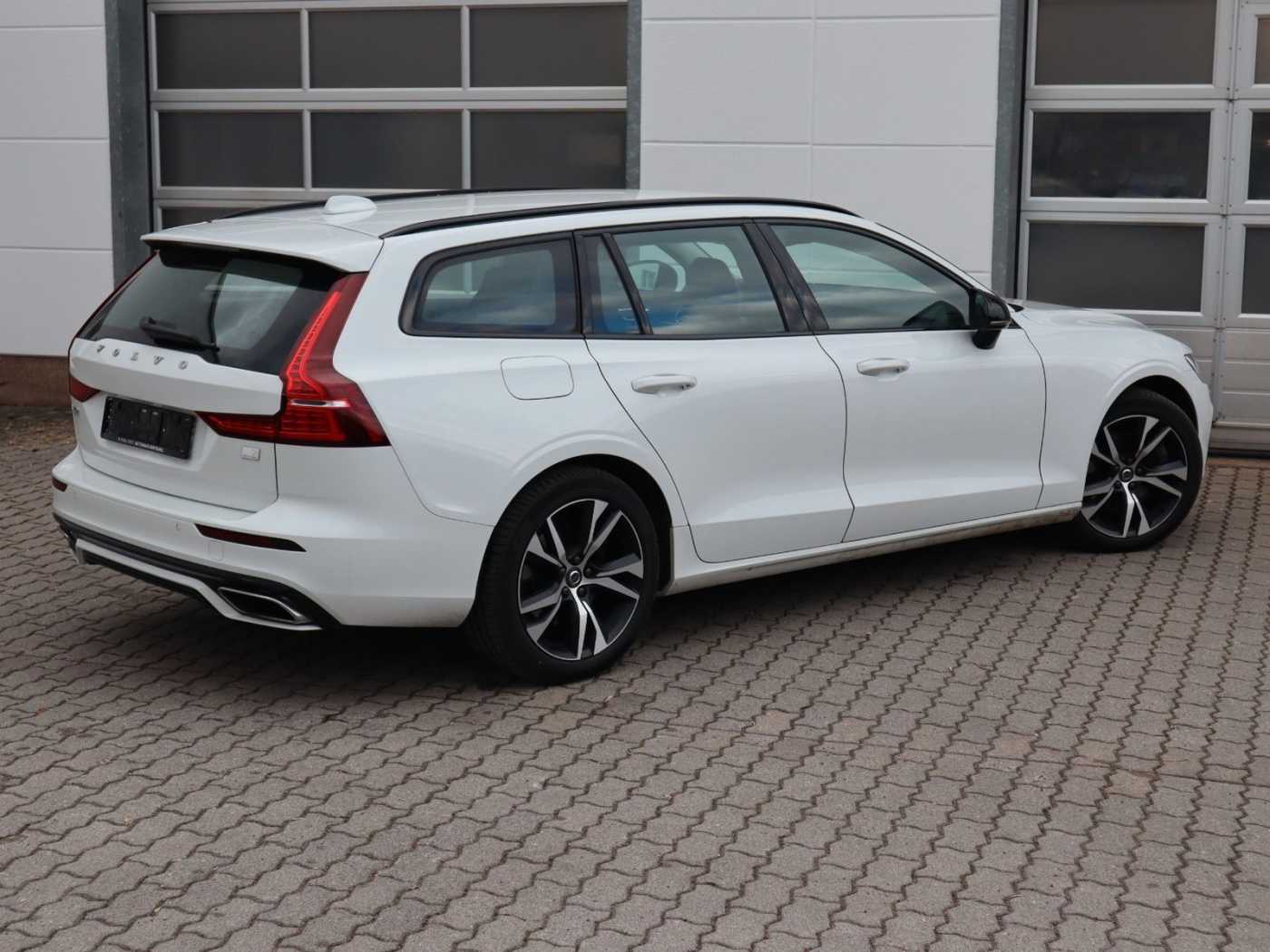 Volvo  T6 R Design Expression Recharge Plug-In Hybr