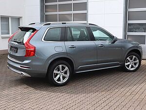 Volvo  D5 Momentum AWD*AZV*Navi*RFK